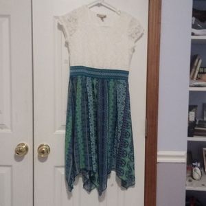 Dress with waist line